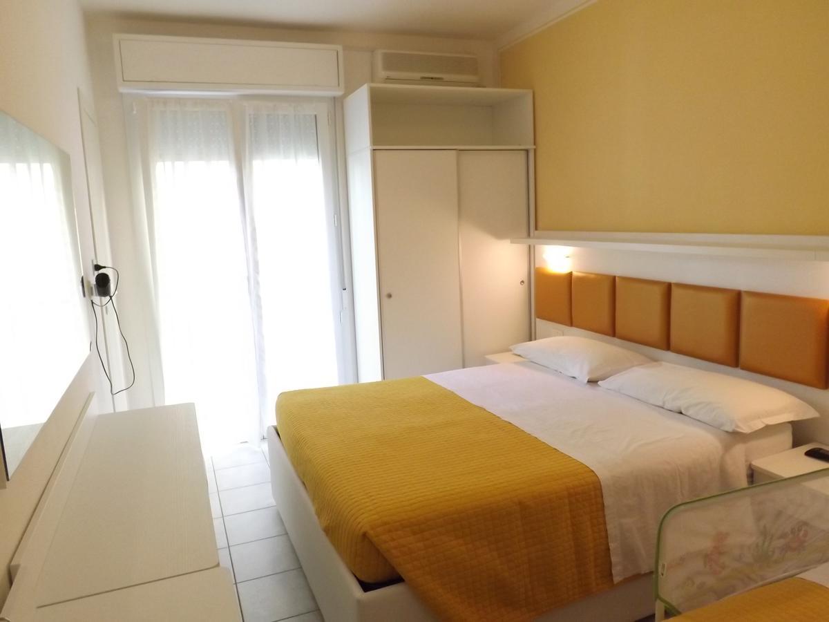 Hotel Gioiosa Cesenatico Exterior photo